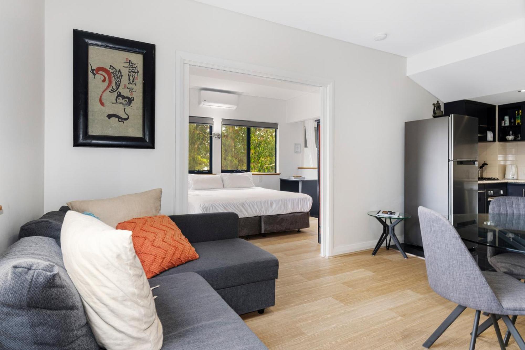Dunsborough Apartments & Suites Room photo
